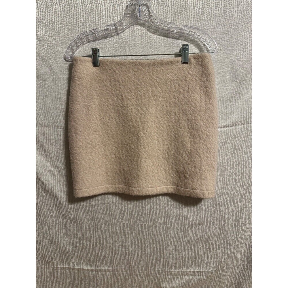 Juliette Longuet pale pink lined wool skirt, rear faux pockets w/ leather trim,